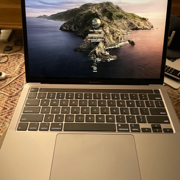 MacBook Pro - Picture 3 of 7